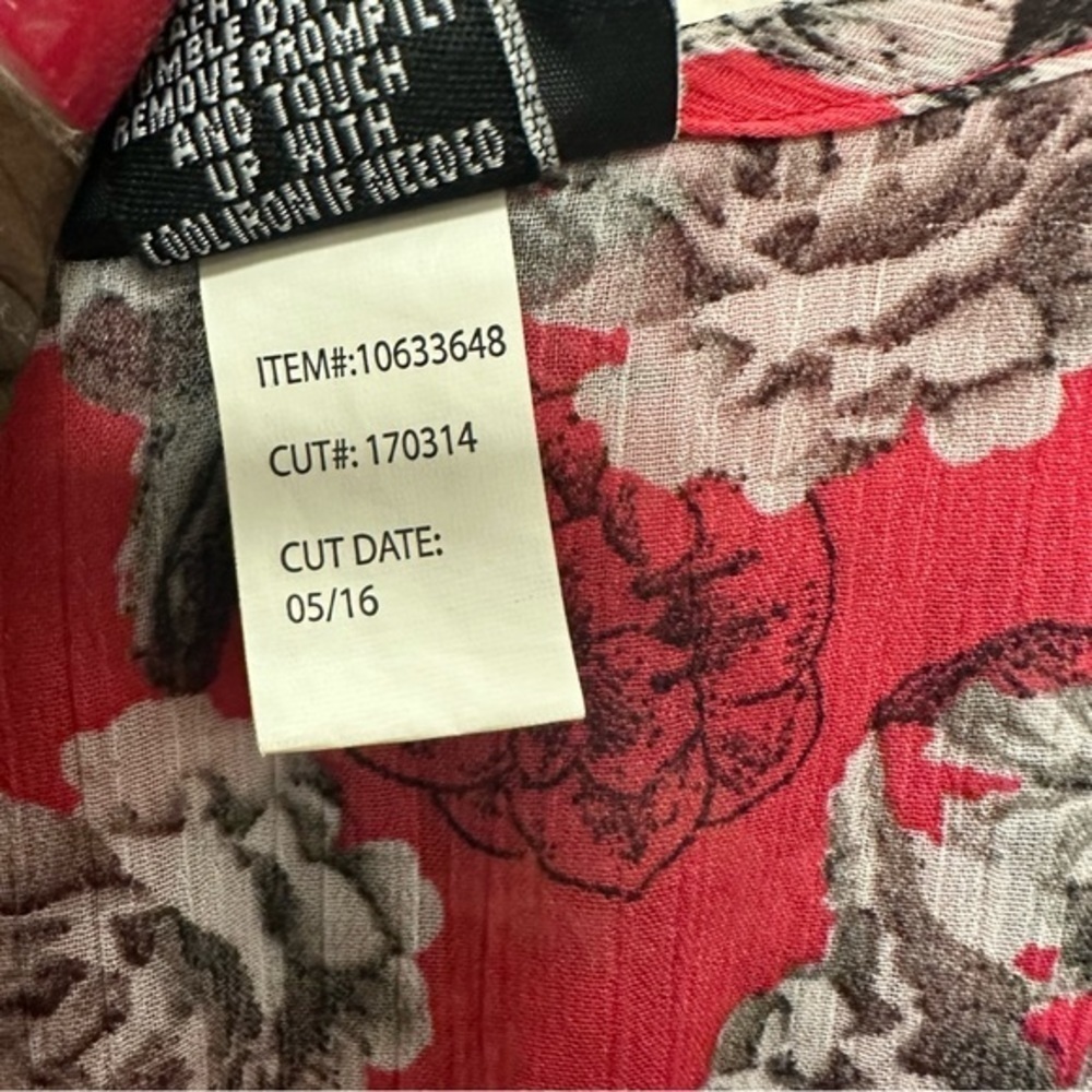 Torrid floral sleeveless blouse 1X - Picture 3 of 4